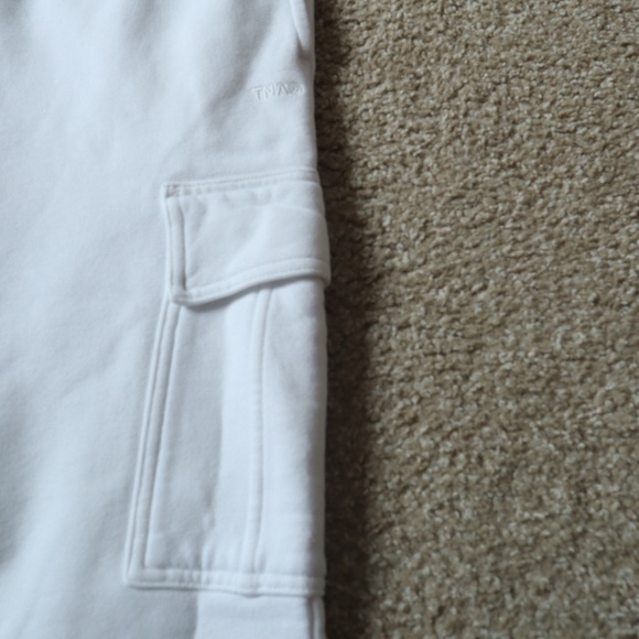 Aritzia TNA CozyFleece MegaFit Cargo Sweatpants - Picture 3 of 5
